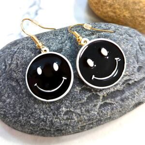 HAPPY FACE Black and White Hook Earrings Smile Have a Nice Day NEW